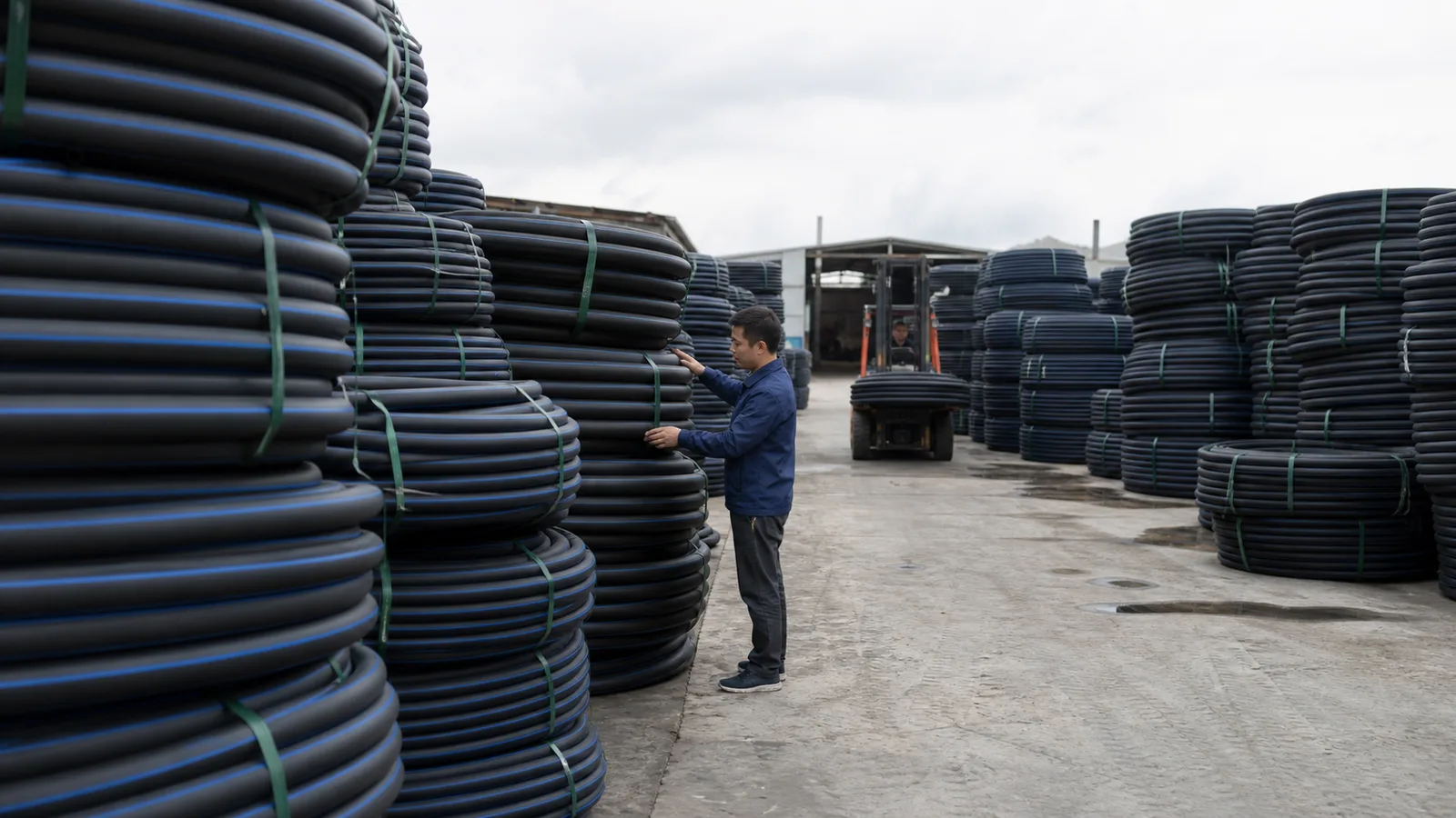Hàn ống PVC đúng cách: 7 bước dán keo kín bền - Xem chi tiết tại Phân Phối Ống Nhựa HDPE, PPR, PVC & Thiết Bị Điện Nước Ống nhựa PVC và phụ kiện dùng cho hệ thống cấp thoát nước dân dụng